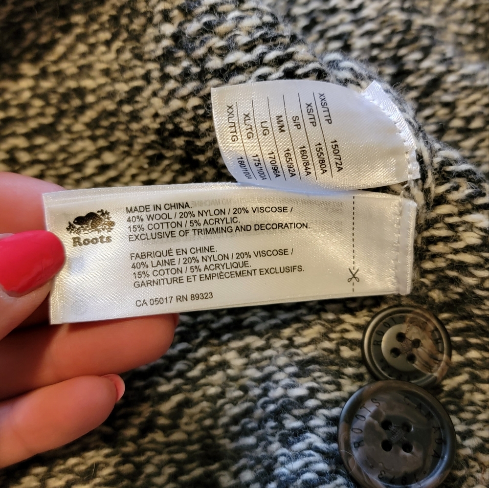 New** Roots Cabin Cardigan NWOT - Picture 8 of 9